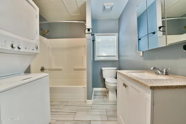 $3,000 | 10 Katherine Terrace, Clifton Park, NY 12065