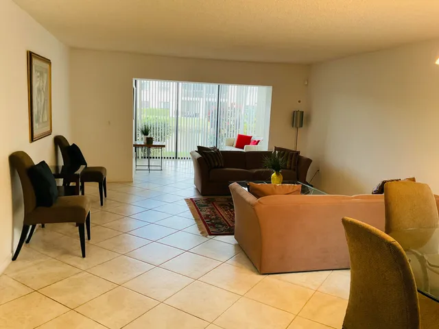 $295,000 | 7979 Eastlake Drive, Unit F, Boca Raton, FL 33433