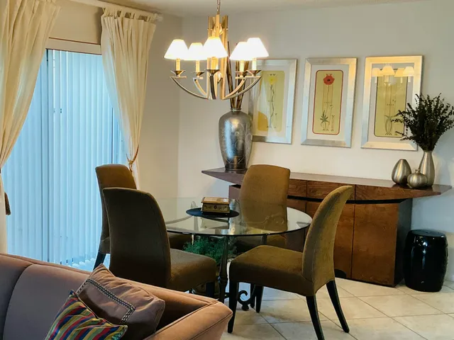 $295,000 | 7979 Eastlake Drive, Unit F, Boca Raton, FL 33433