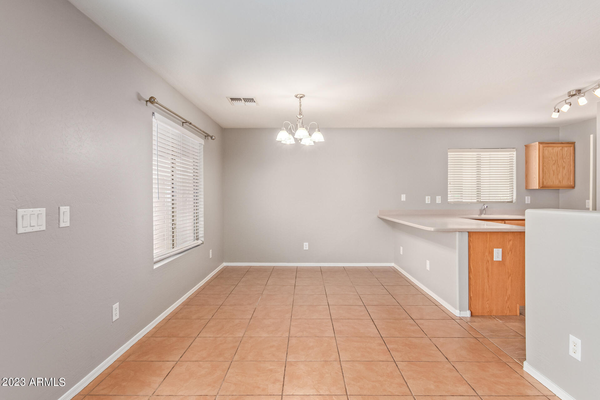 6733 East Refuge Road Florence, AZ 85132 - Photo 7 of 35 Dining Area