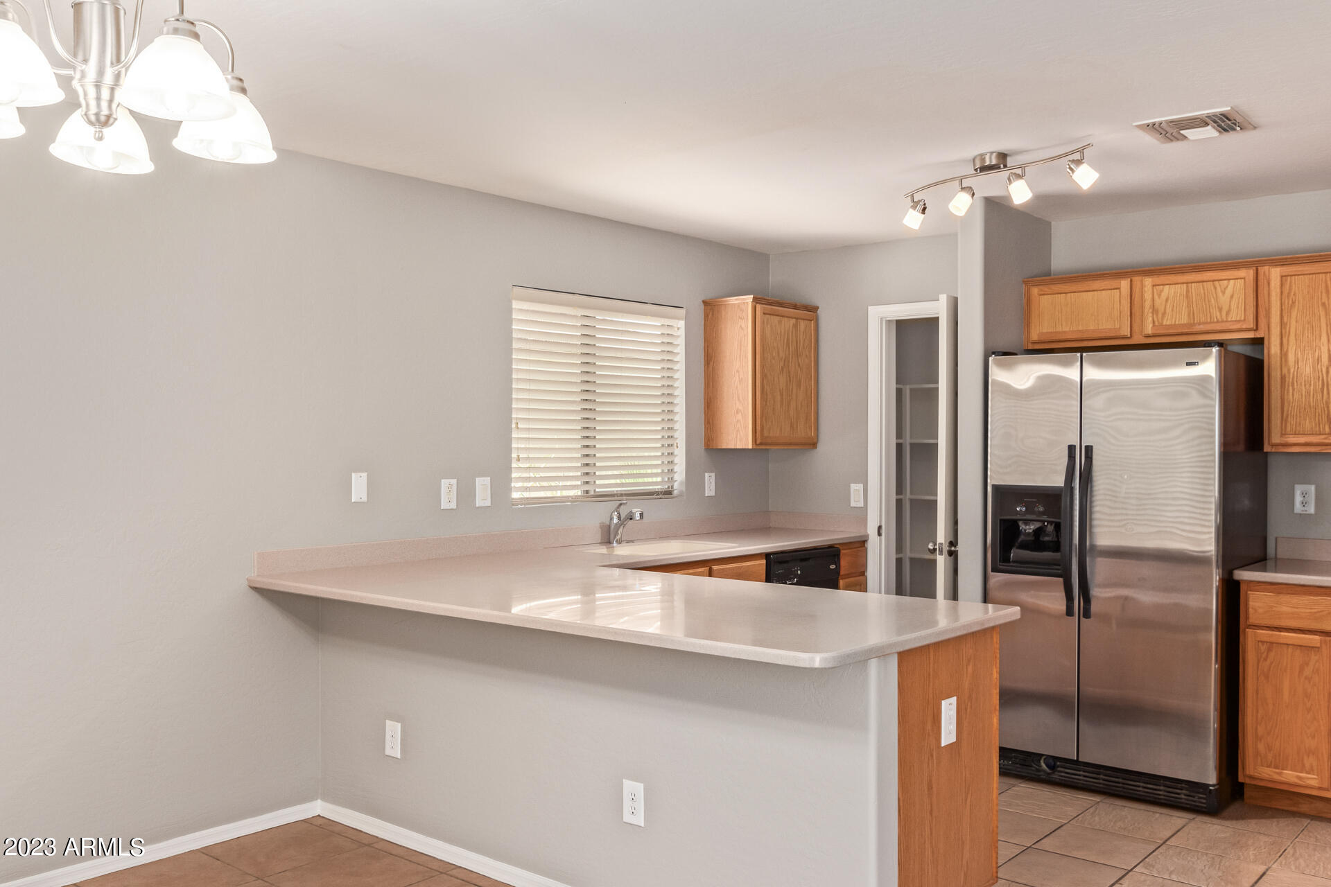6733 East Refuge Road Florence, AZ 85132 - Photo 9 of 35 Kitchen