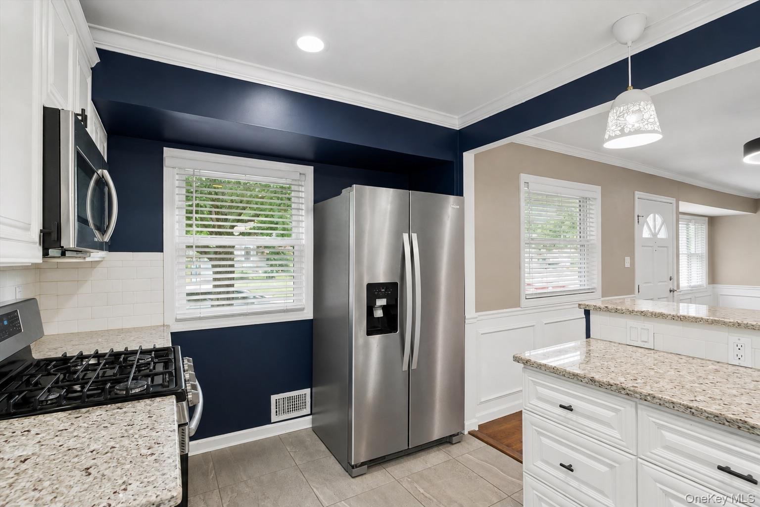 52 South Larry Road Selden, NY 11784 - Photo 10 of 34 Gallery Image 10