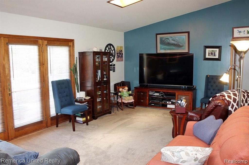 1628 North Kellogg Road Howell, MI 48843 - Photo 10 of 22