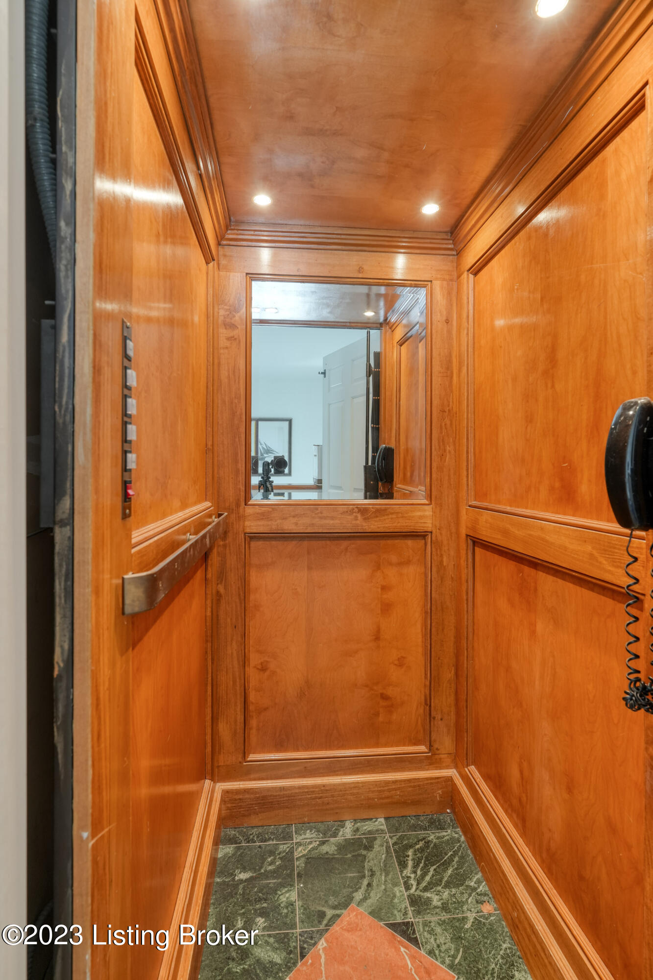 5337 Juniper Beach Road Prospect, KY 40059 - Photo 4 of 36 Private elevator