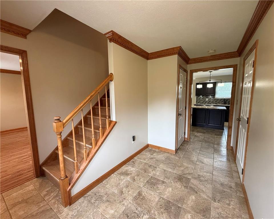 211 Warren Road Warrendale, PA 15086 - Photo 3 of 50 Gallery Image 3