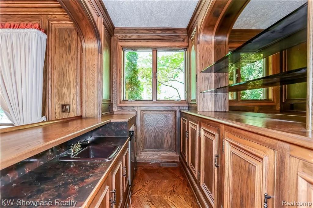 1900 East Valley Road Bloomfield Hills, MI 48304 - Photo 21 of 68