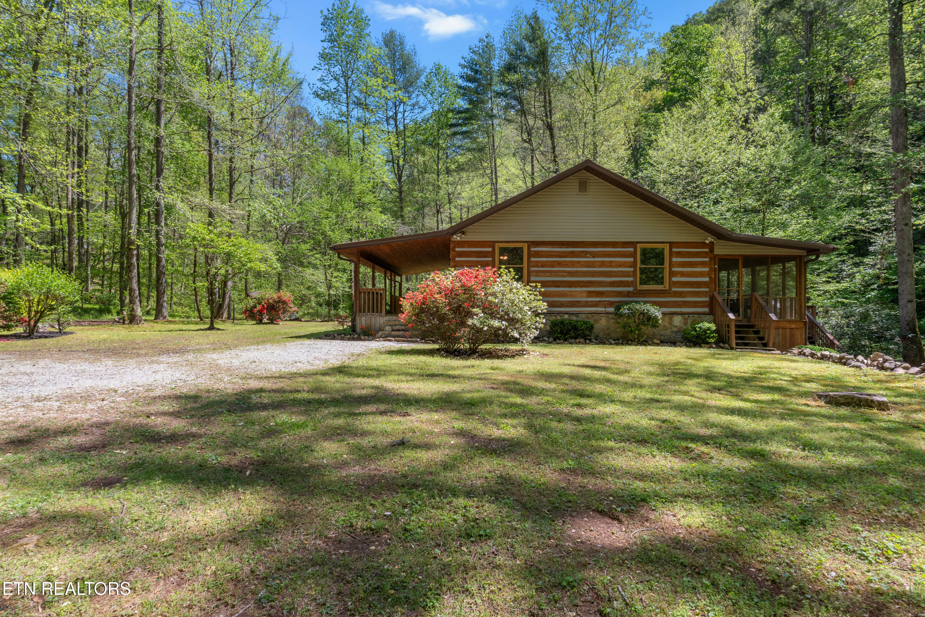 1256 East Millers Cove Road Walland, TN 37886 - Photo 16 of 43 DSC01935