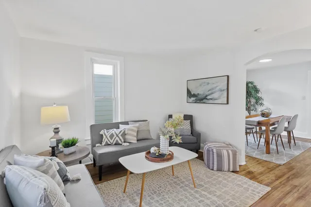 $249,900 | 844 North Howell Street, St. Paul, MN 55104