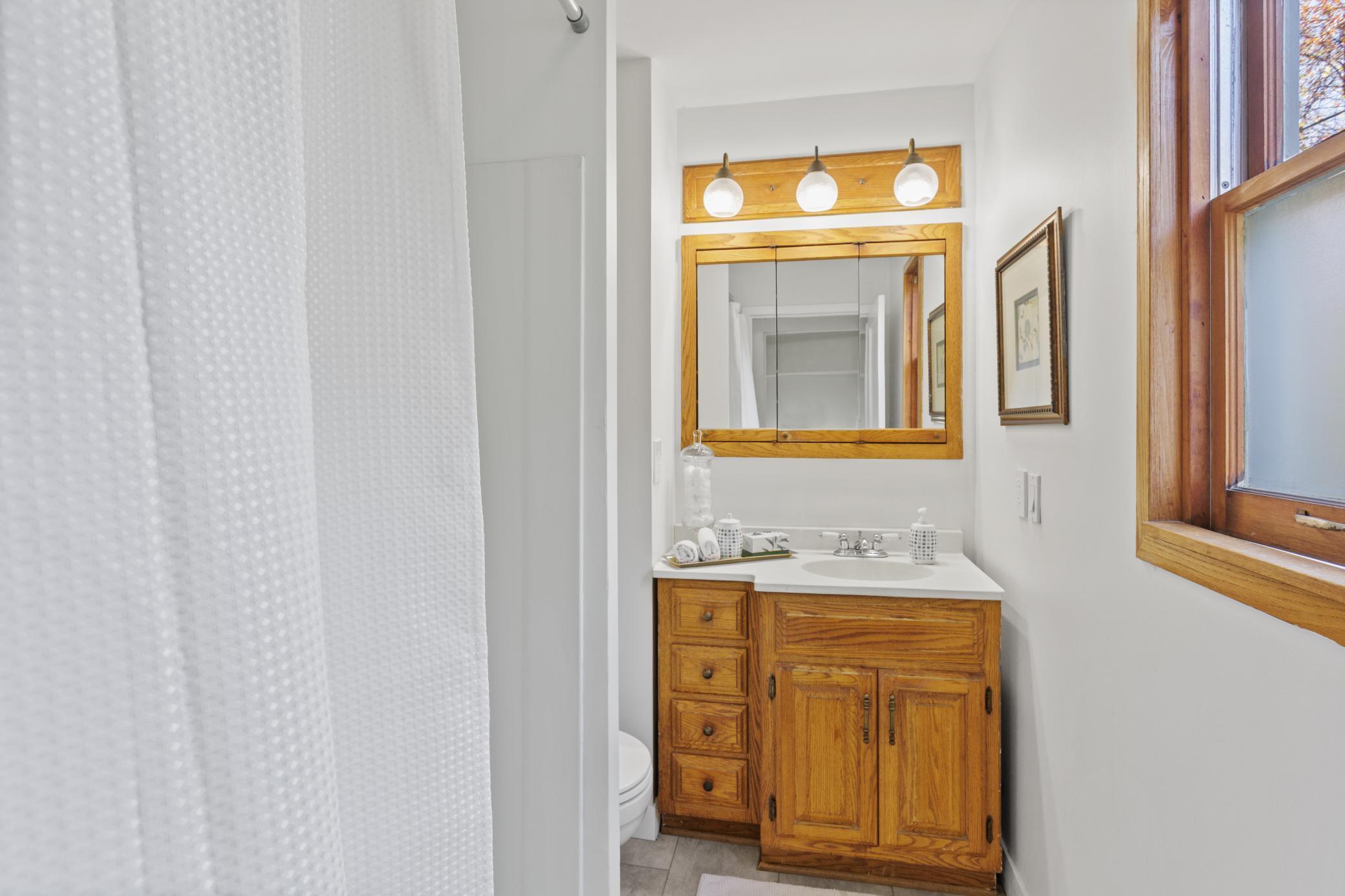 844 North Howell Street St. Paul, MN 55104 - Photo 11 of 26