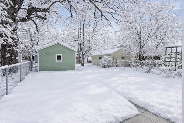 $249,900 | 844 North Howell Street, St. Paul, MN 55104