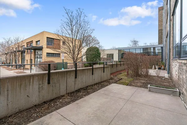 $2,100 | 1701 Northeast Madison Street, Unit 103, Minneapolis, MN 55413