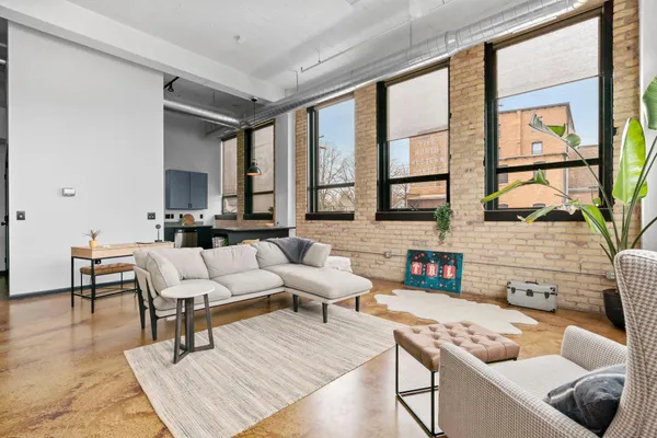 $2,100 | 1701 Northeast Madison Street, Unit 103, Minneapolis, MN 55413