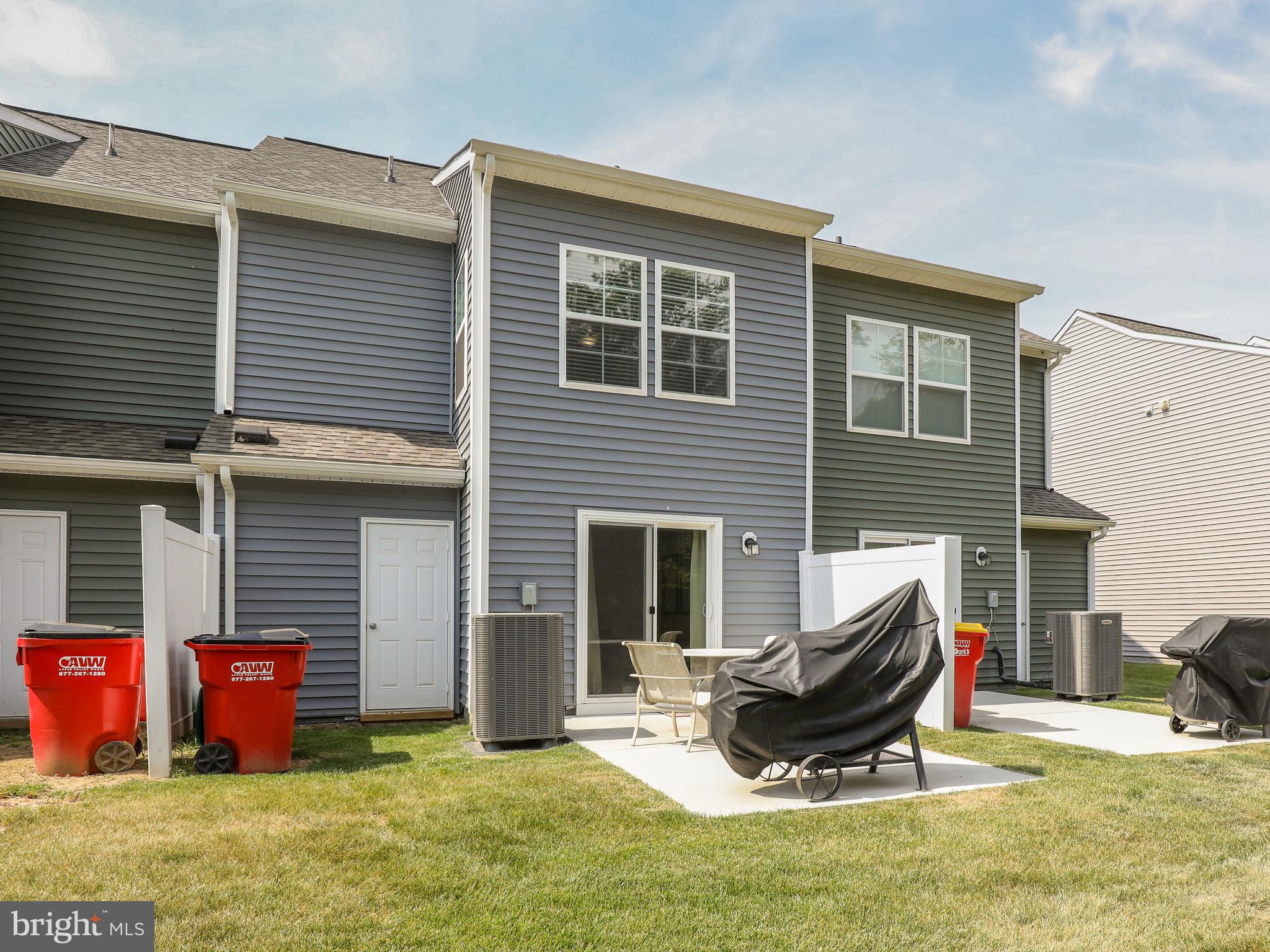 658 Thumper Drive Ranson, WV 25438 - Photo 2 of 34