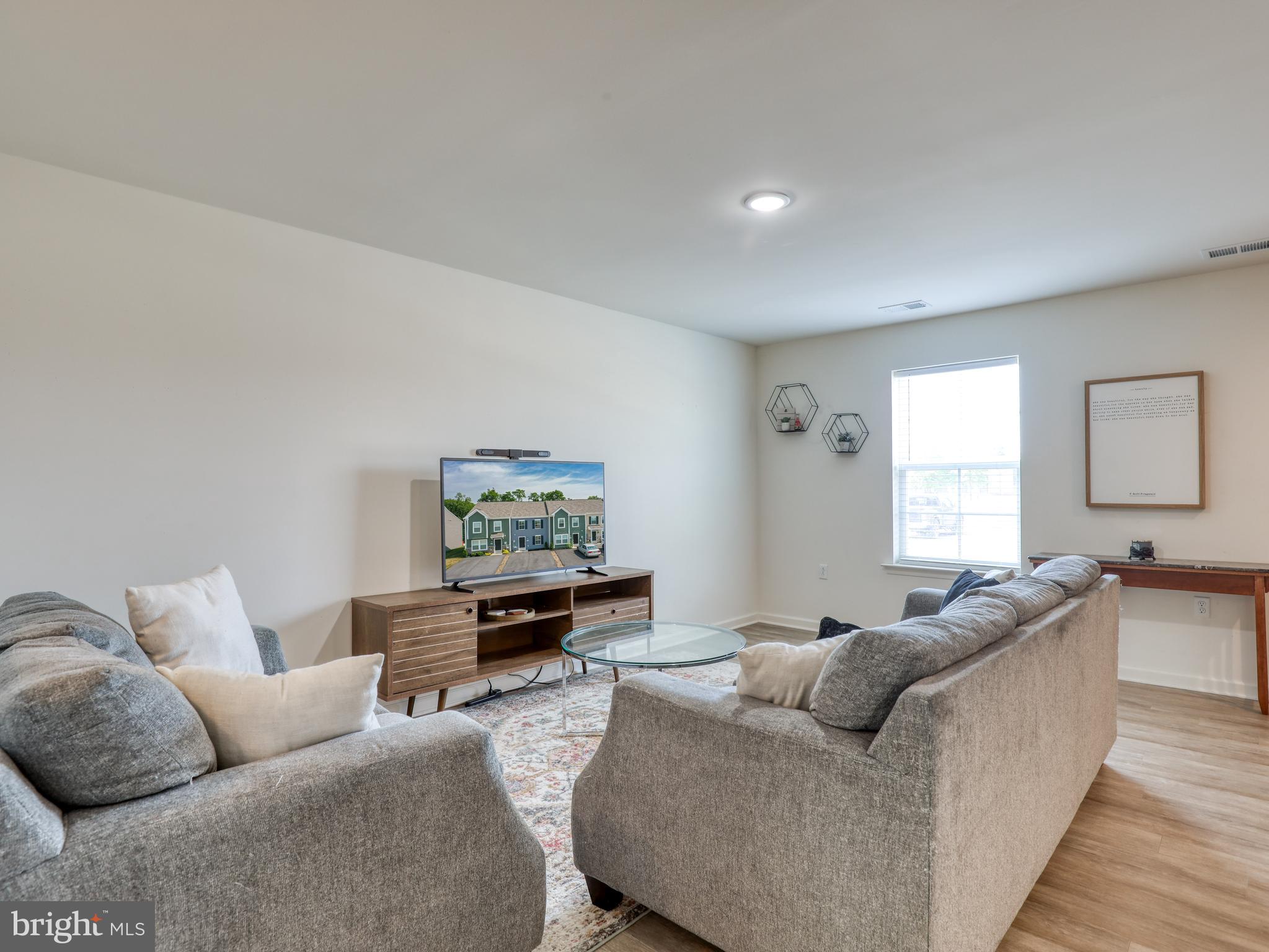 658 Thumper Drive Ranson, WV 25438 - Photo 8 of 34