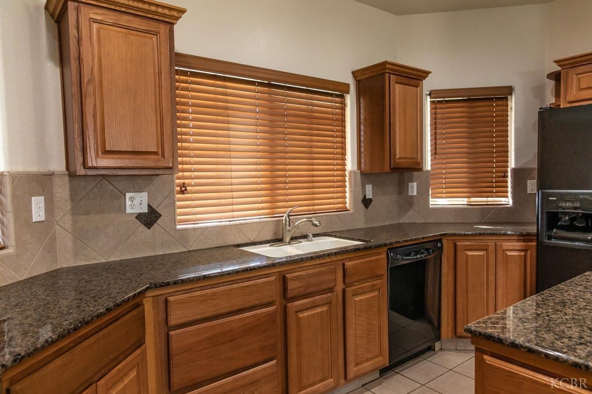 966 Privilege Way Lemoore, CA 93245 - Photo 7 of 22 Gallery Image 7