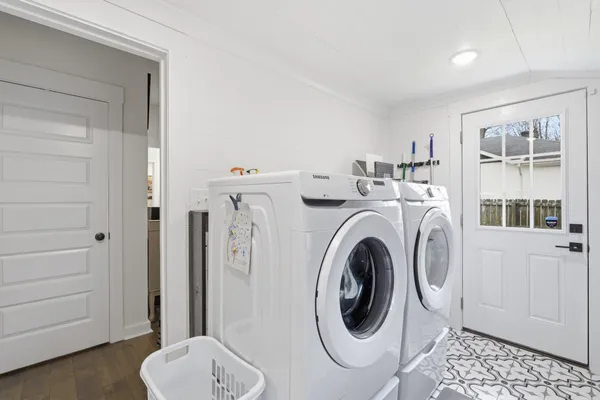 a view of a storage & utility room with washer and dryer