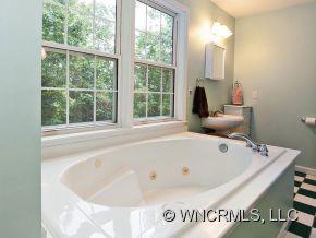 395 Lytle Cove Road Swannanoa, NC 28778 - Photo 14 of 22 Gallery Image 14