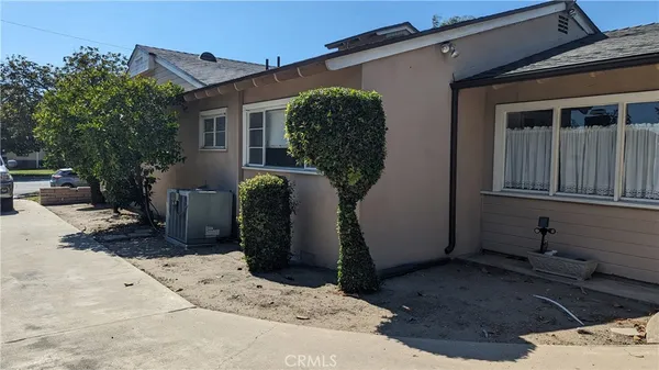 $989,000 | 1404 North Mountain Avenue, Claremont, CA 91711