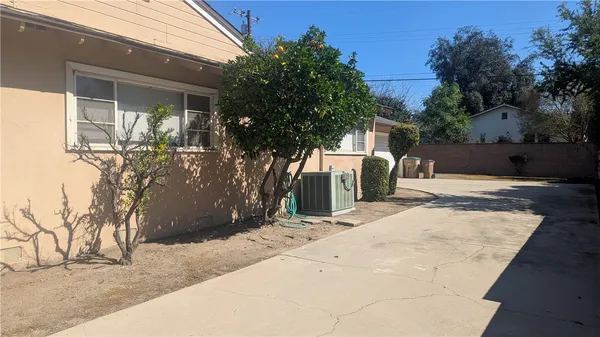 $989,000 | 1404 North Mountain Avenue, Claremont, CA 91711