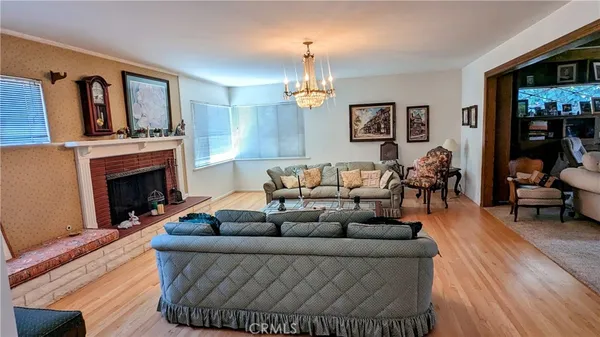 $989,000 | 1404 North Mountain Avenue, Claremont, CA 91711