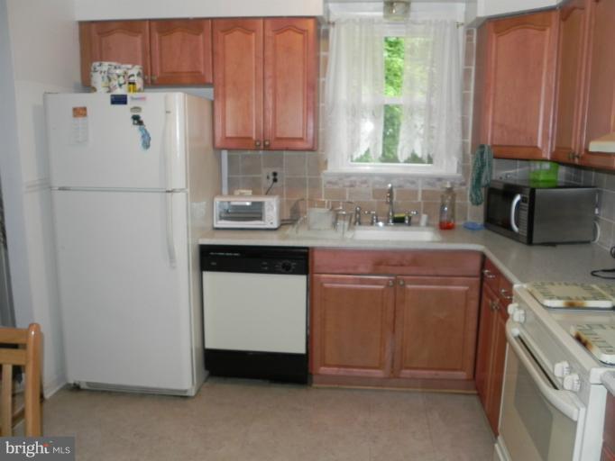 2612 Ritchie Road District Heights, MD 20747 - Photo 3 of 9 Kitchen