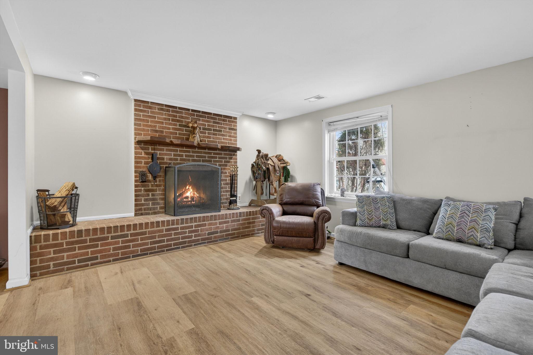 8487 Botha Road Warrenton, VA 20186 - Photo 18 of 68 WOOD BURNING FIREPLACE