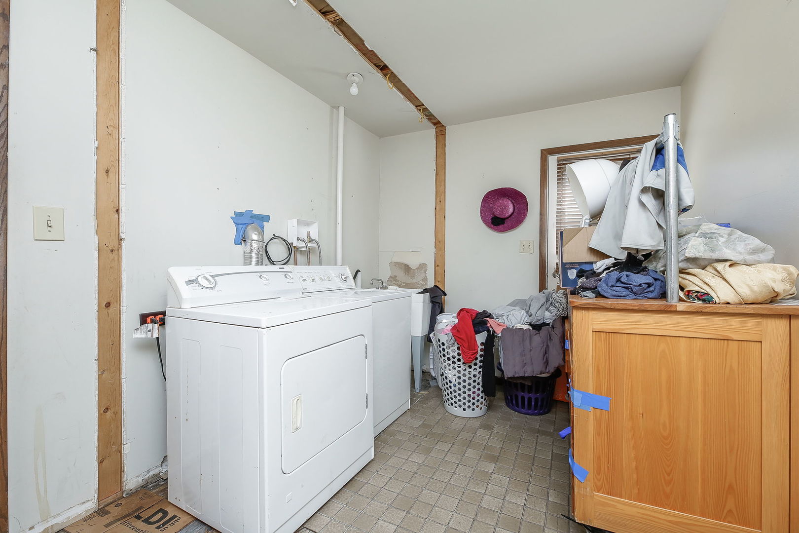 2011 Wagner Road Batavia, IL 60510 - Photo 15 of 29 a utility room with dryer and washer