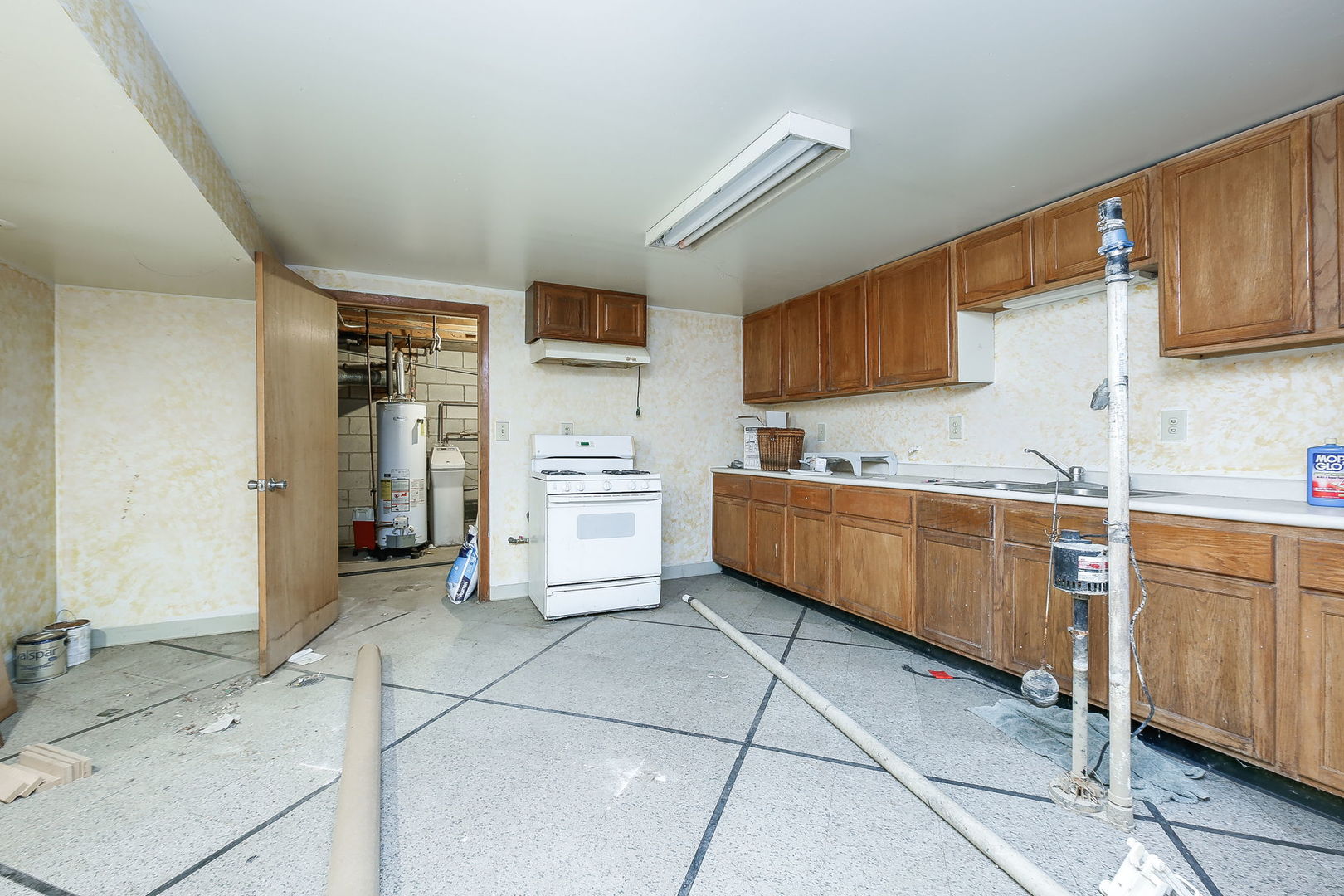 2011 Wagner Road Batavia, IL 60510 - Photo 21 of 29 a kitchen with a cabinets and counter space