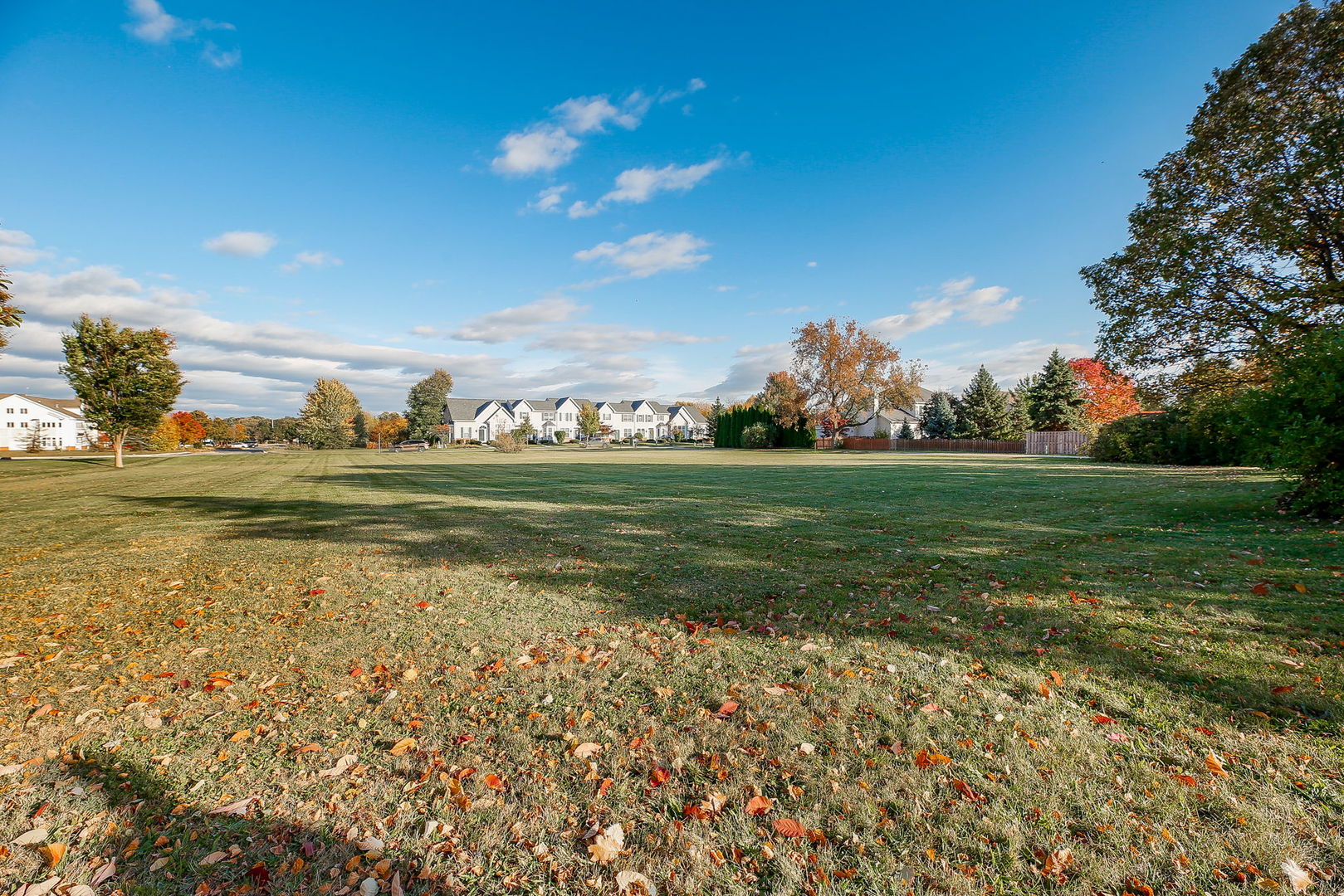 2011 Wagner Road Batavia, IL 60510 - Photo 22 of 29 a view of a lake with houses in the background