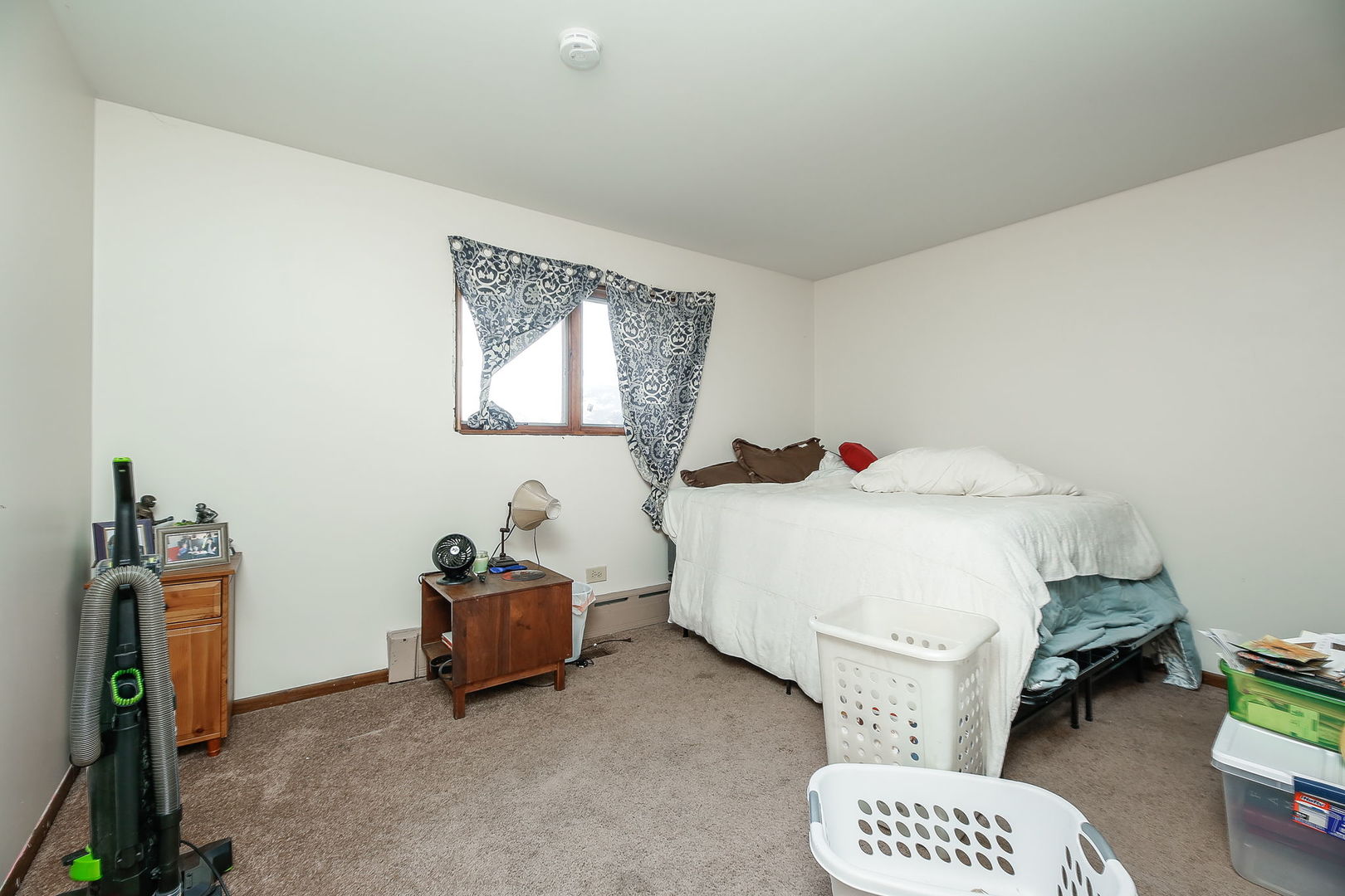 2011 Wagner Road Batavia, IL 60510 - Photo 10 of 29 a bedroom with a bed and a couch