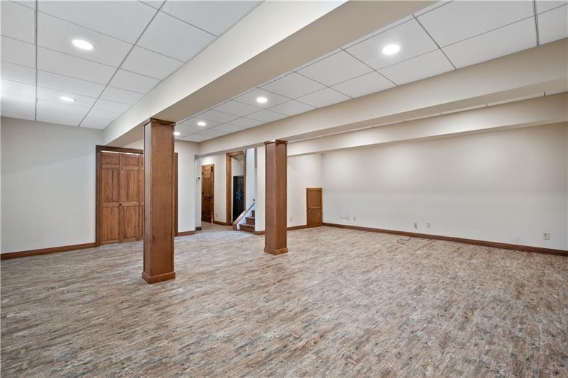 6050 Walton Road Finleyville, PA 15332 - Photo 23 of 50