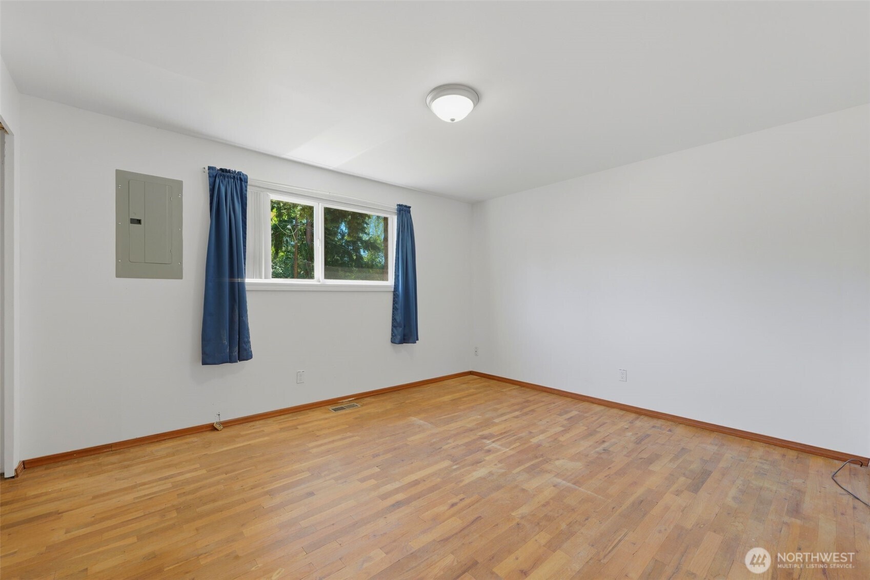 842 Southwest 305th Street Federal Way, WA 98023 - Photo 19 of 35