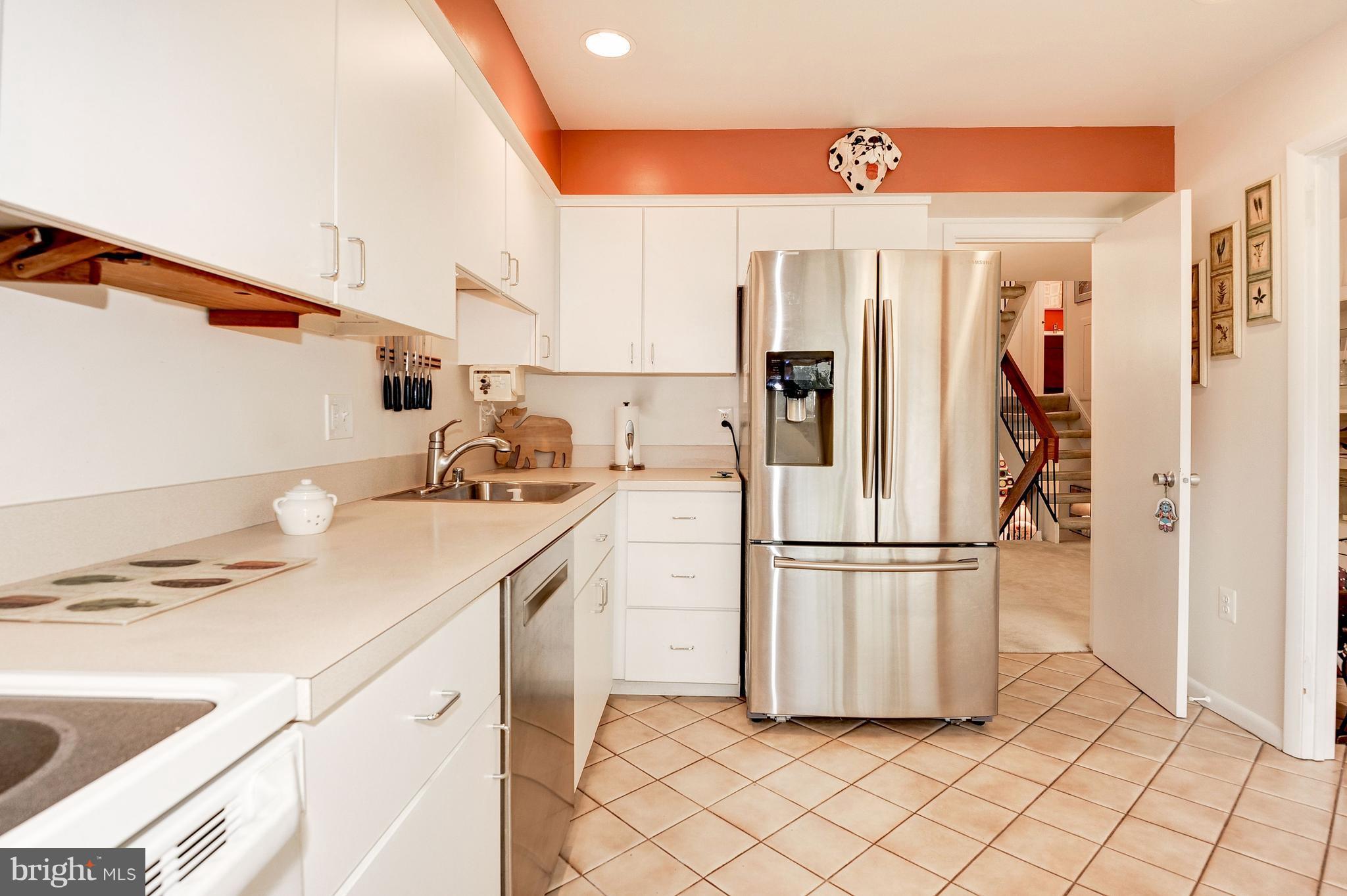 11667 Newbridge Court Reston, VA 20191 - Photo 5 of 30 Kitchen