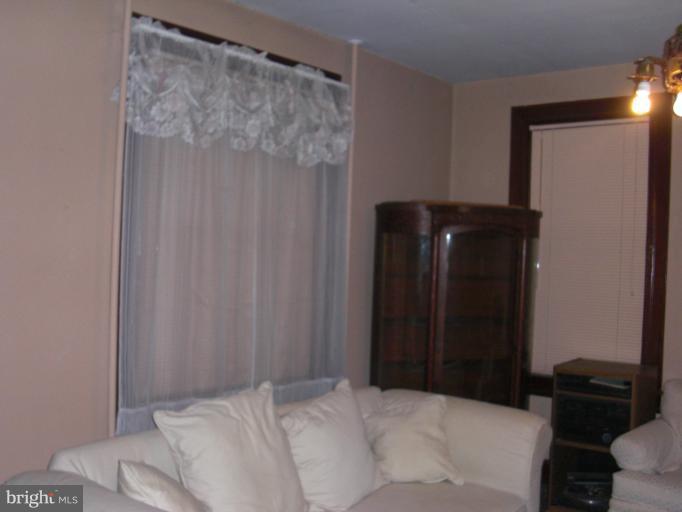23 Hanover Road Reisterstown, MD 21136 - Photo 14 of 17 Living Room