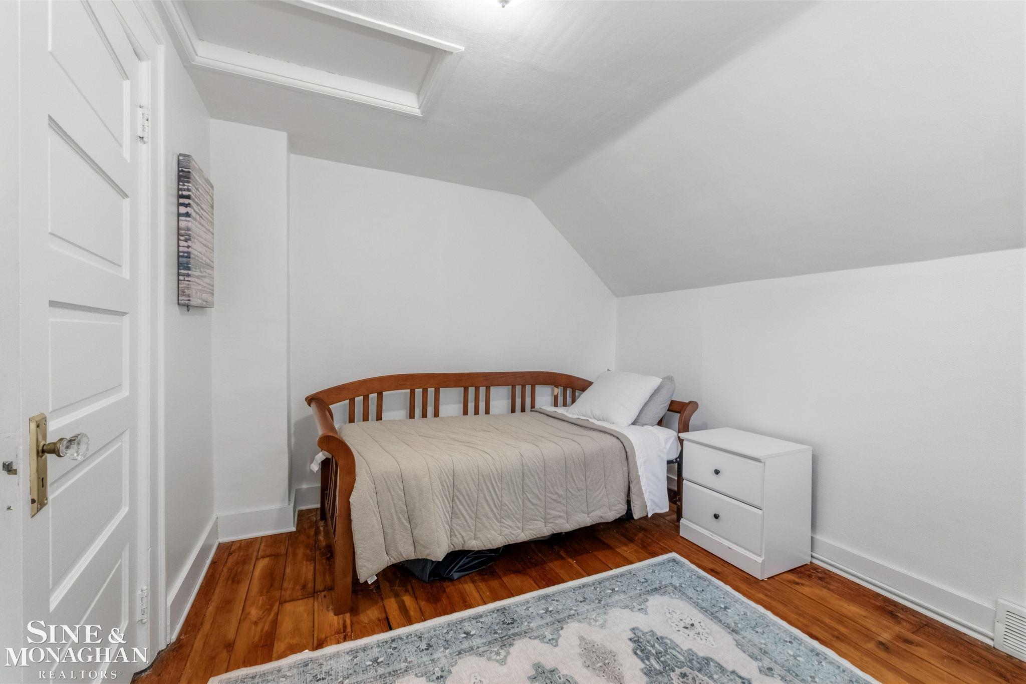 134 Kerby Road Grosse Pointe, MI 48236 - Photo 31 of 69 50213365-669dead8-1a15-4398-9ce8-663eb31ce2f4.JPG