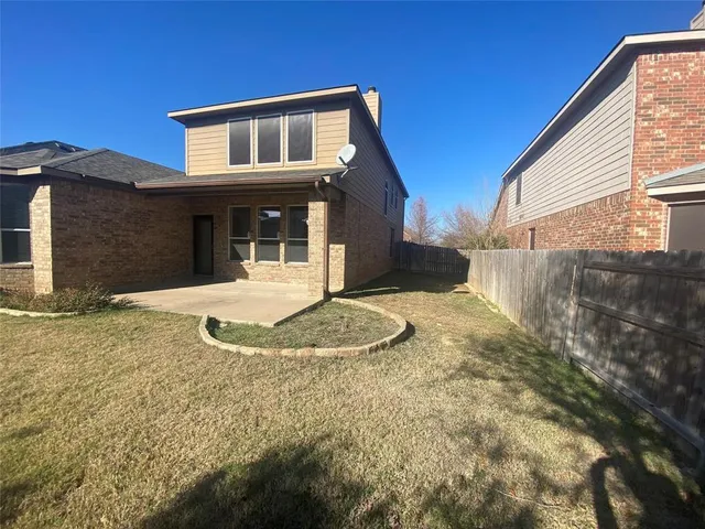 $2,800 | 612 Catalpa Road, Fort Worth, TX 76131