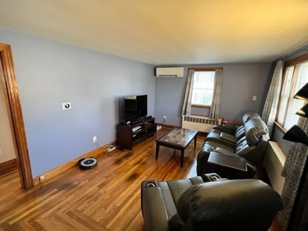$3,700 | 375 Elm Street, Braintree, MA 02184