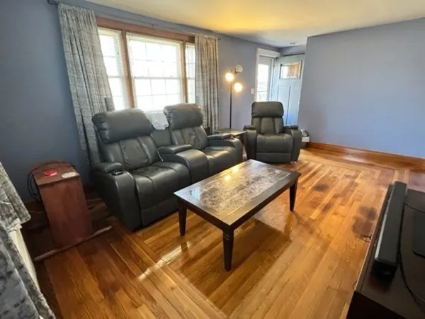$3,700 | 375 Elm Street, Braintree, MA 02184