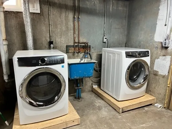 $3,700 | 375 Elm Street, Braintree, MA 02184