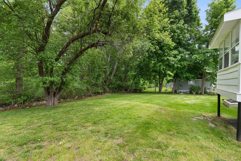 84 Crest Road Lynnfield, MA 01940 - Photo 6 of 11