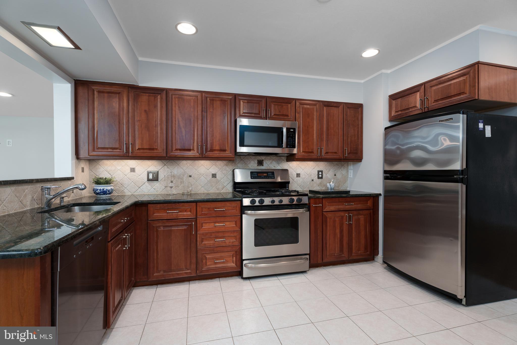 174 Hickory Corner Road Hightstown, NJ 08520 - Photo 11 of 34