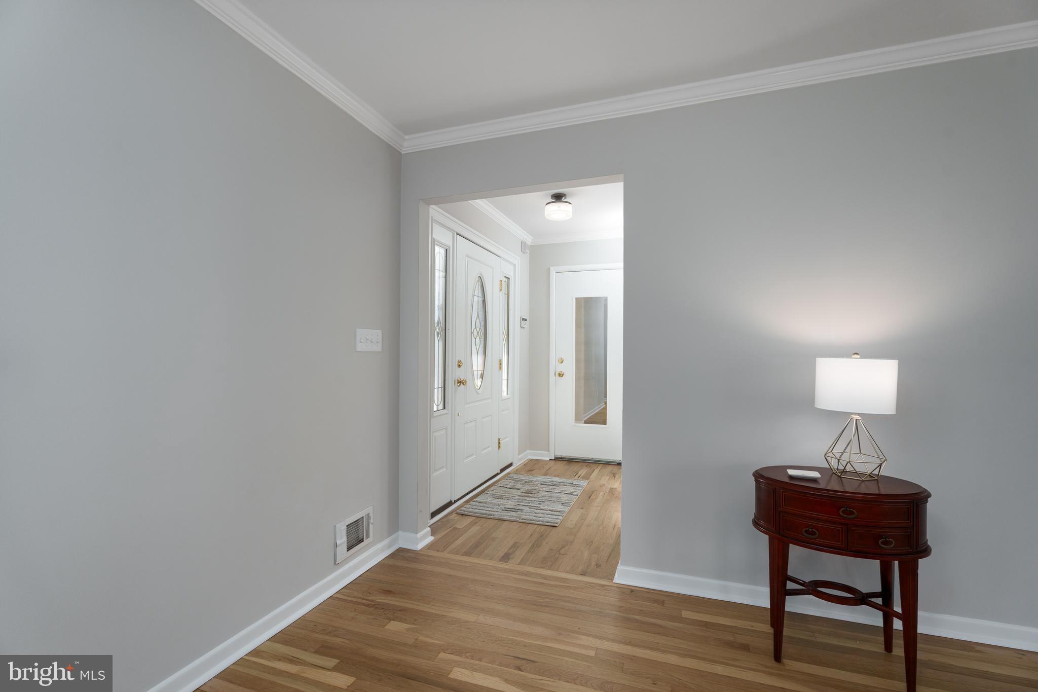 174 Hickory Corner Road Hightstown, NJ 08520 - Photo 4 of 34