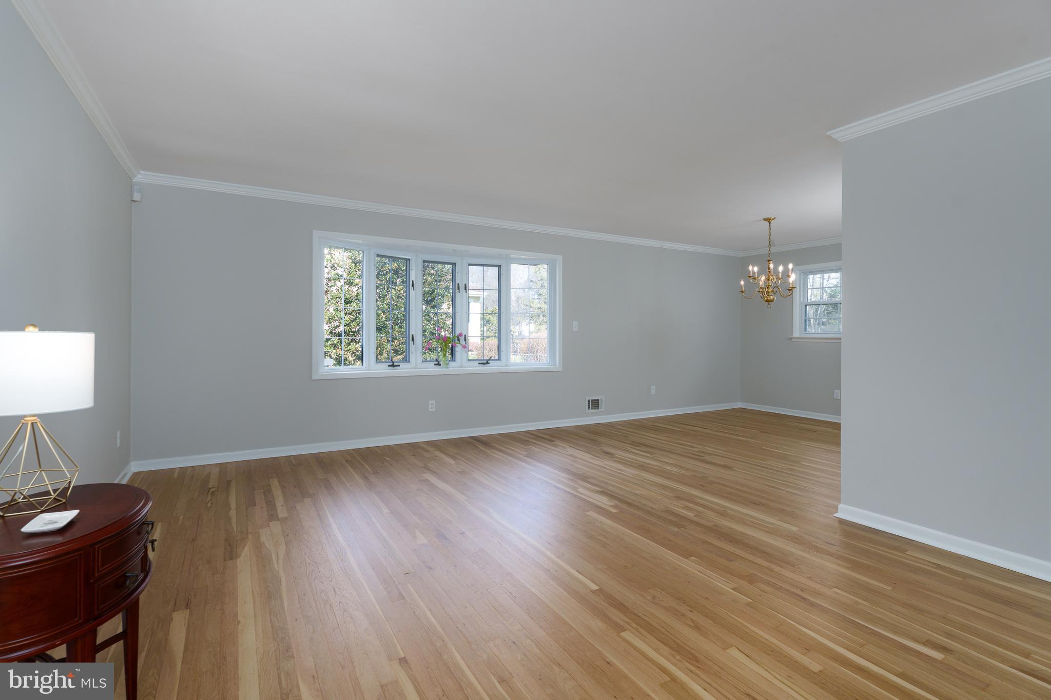 174 Hickory Corner Road Hightstown, NJ 08520 - Photo 5 of 34