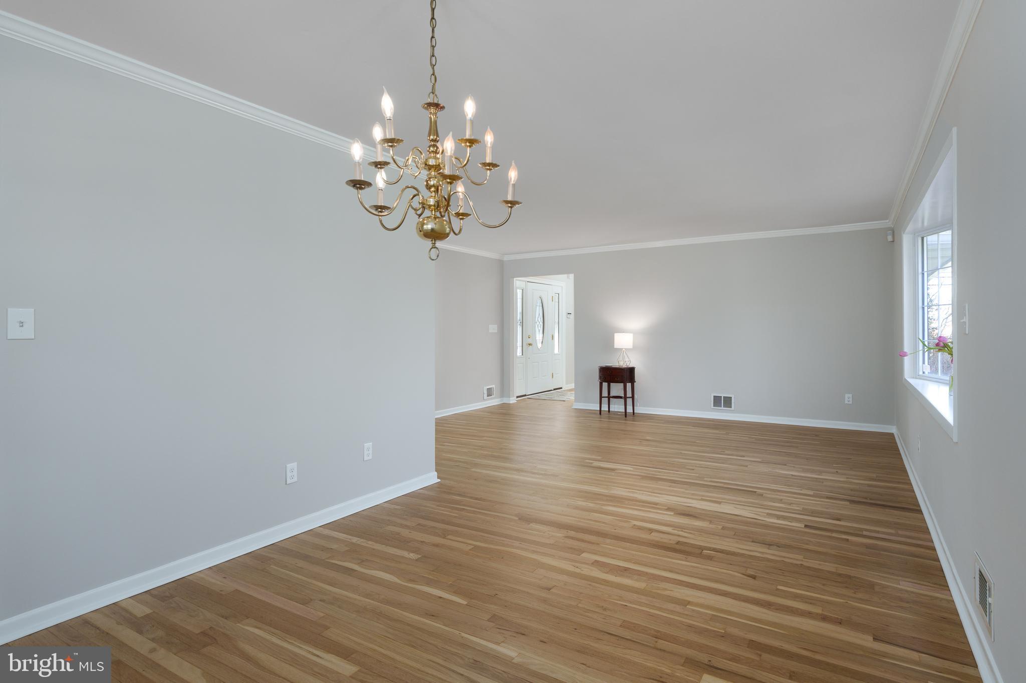 174 Hickory Corner Road Hightstown, NJ 08520 - Photo 8 of 34