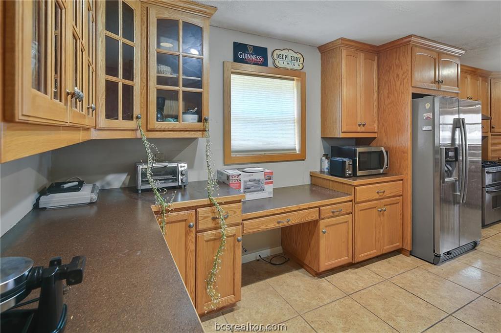 305 West Brookside Drive Bryan, TX 77801 - Photo 21 of 43