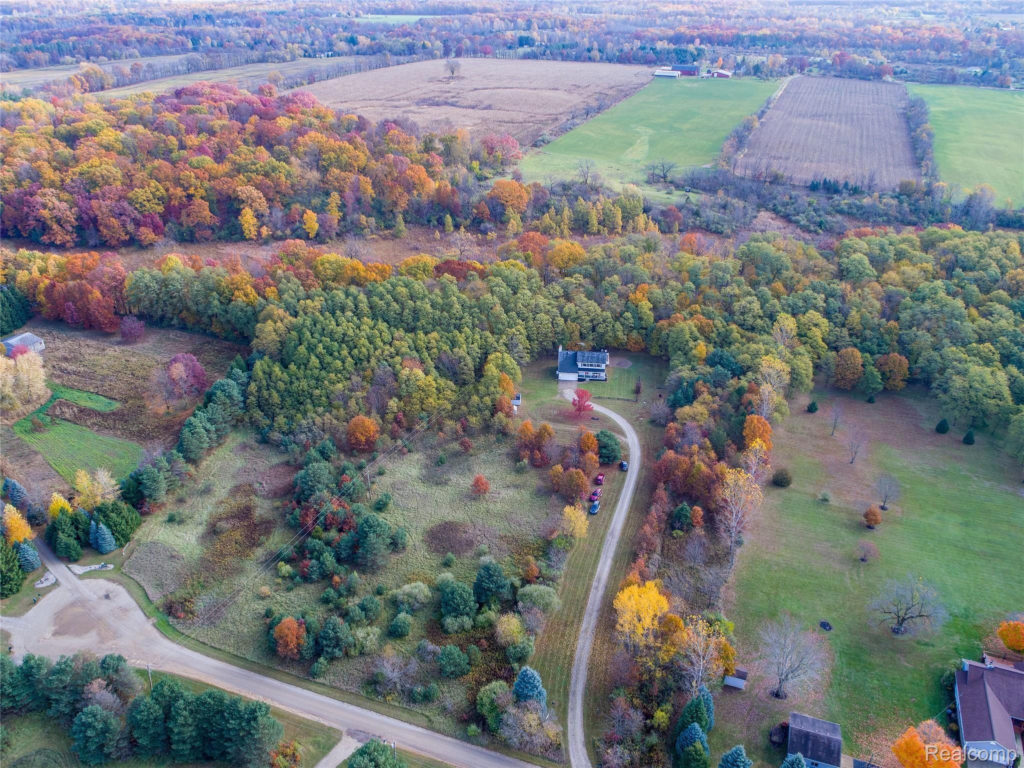6200 Rivers Edge Drive Howell, MI 48855 - Photo 21 of 24 21 6200 Rivers Edge HDR42.jpg