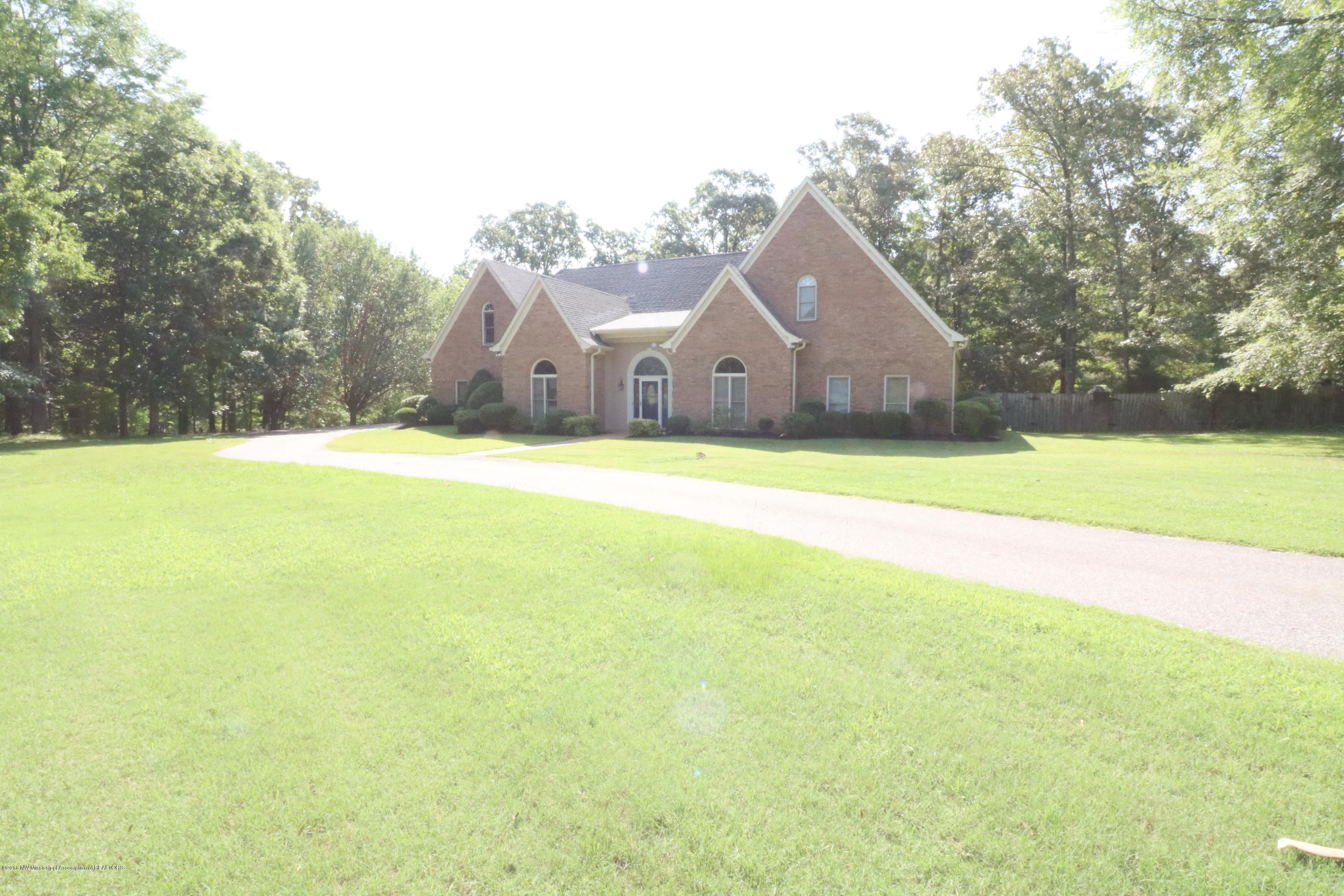 1683 Cedar Ridge Drive Hernando, MS 38632 - Photo 3 of 34 IMG_3050