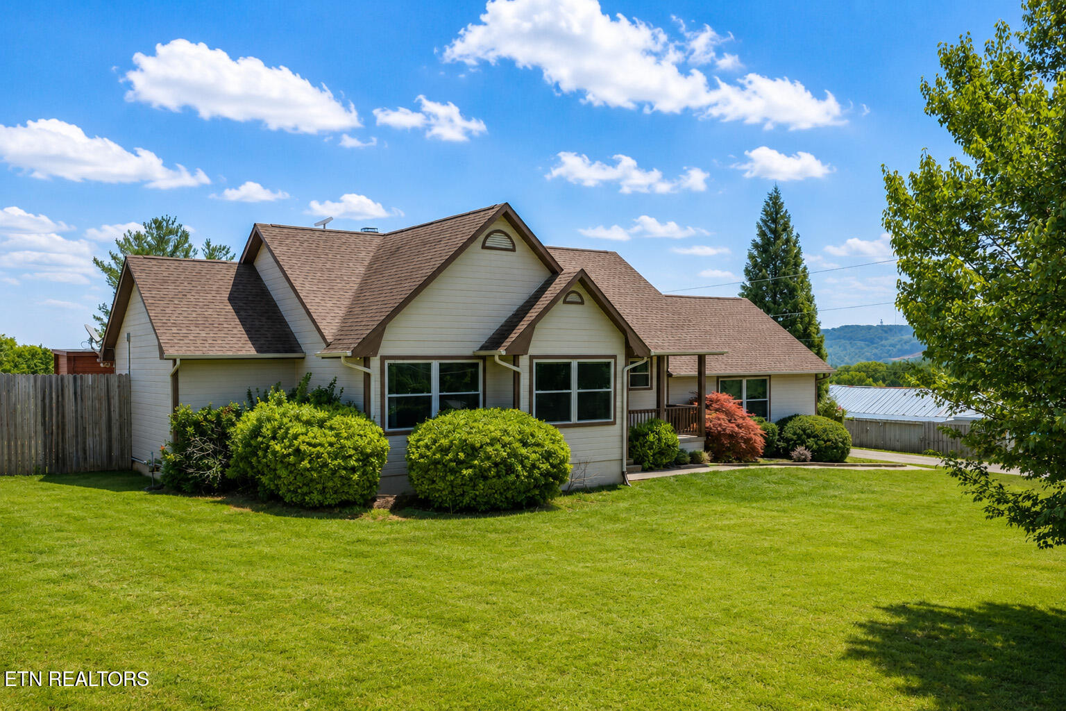 7702 Old Clinton Pike Powell, TN 37849 - Photo 3 of 46 2