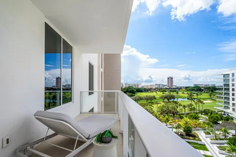 $35,000 | 210 Southeast Mizner Boulevard, Unit 704, Boca Raton, FL 33432