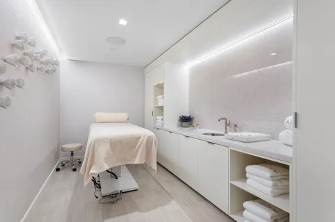 $35,000 | 210 Southeast Mizner Boulevard, Unit 704, Boca Raton, FL 33432